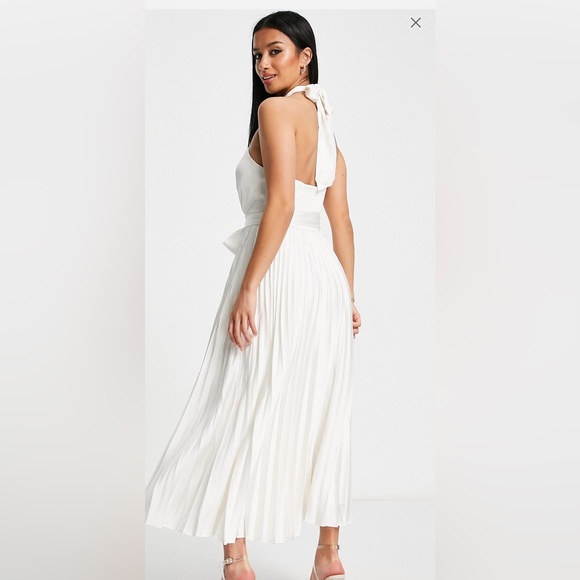 Ever New Petite halter neck pleated midi dress in white - Picture 2 of 5